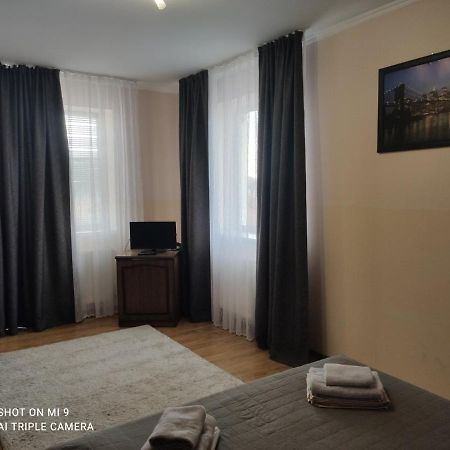 Apartments Domovik On Beregovskaya 3 Мукачеве Екстериор снимка