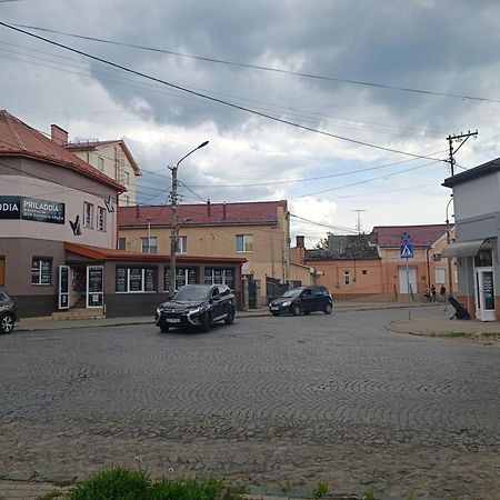Apartments Domovik On Beregovskaya 3 Мукачеве Екстериор снимка