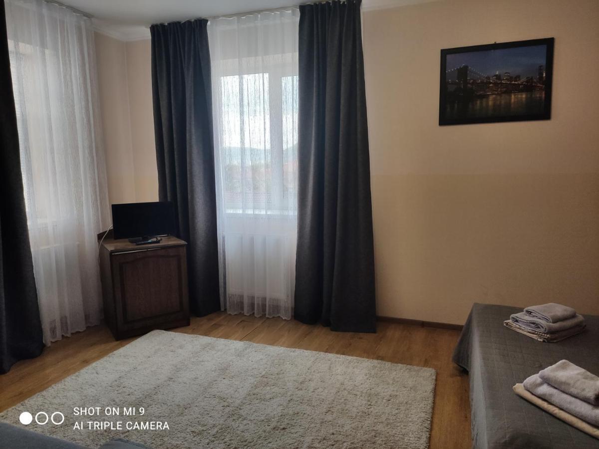 Apartments Domovik On Beregovskaya 3 Мукачеве Екстериор снимка