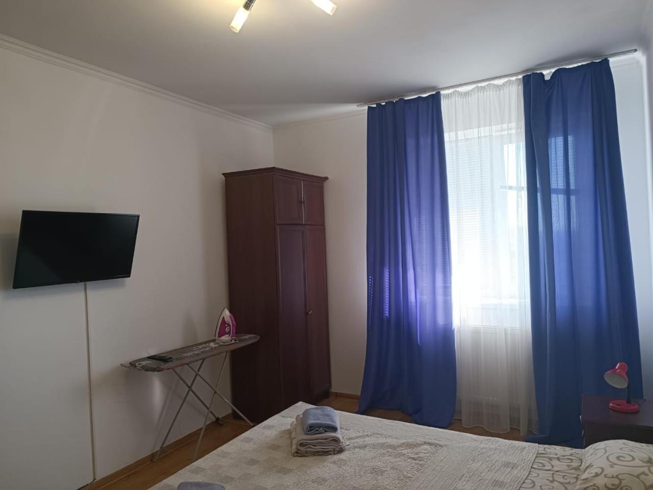 Apartments Domovik On Beregovskaya 3 Мукачеве Екстериор снимка