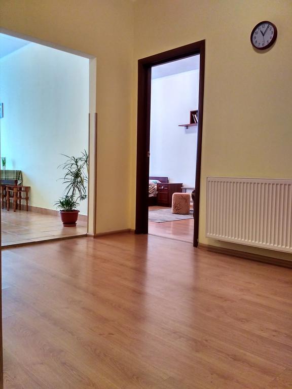 Apartments Domovik On Beregovskaya 3 Мукачеве Екстериор снимка